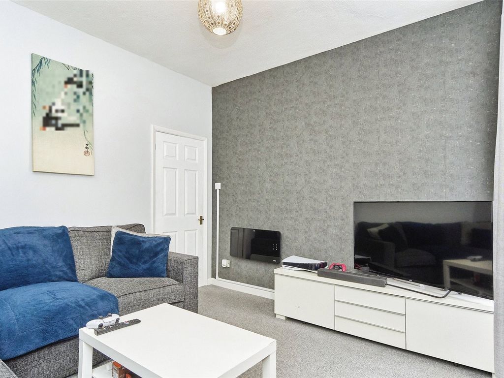 1 bed flat for sale in Green Street, Ryde, Isle Of Wight PO33, £100,000