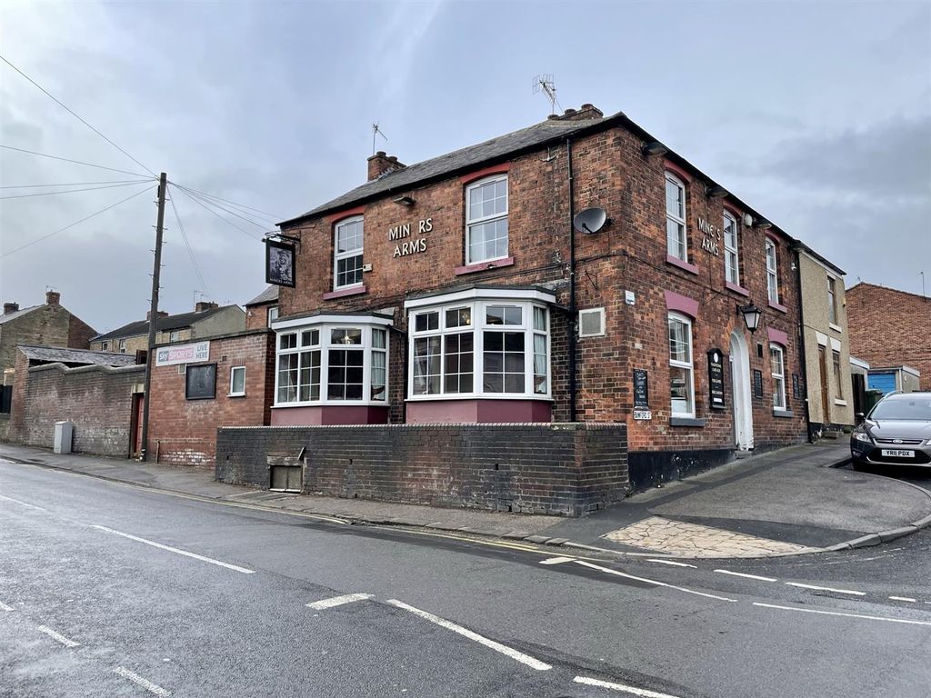 Pub/bar for sale in Bamford Street, New Whittington, Chesterfield S43, £250,000