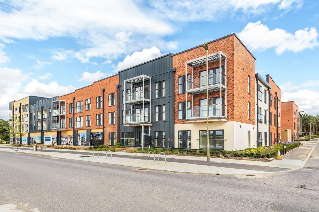 2 bed flat for sale in Graven Hill, Bicester, Oxfordshire OX25, £250,000
