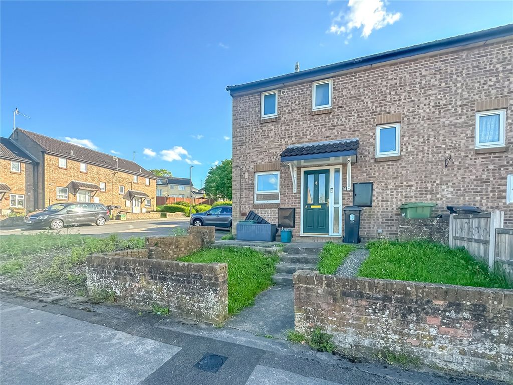 2 bed end terrace house for sale in Lavers Close, Kingswood, Bristol BS15, £260,000