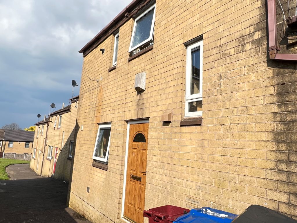 2 bed town house for sale in Fowler Height Close, Blackburn BB2, £70,000