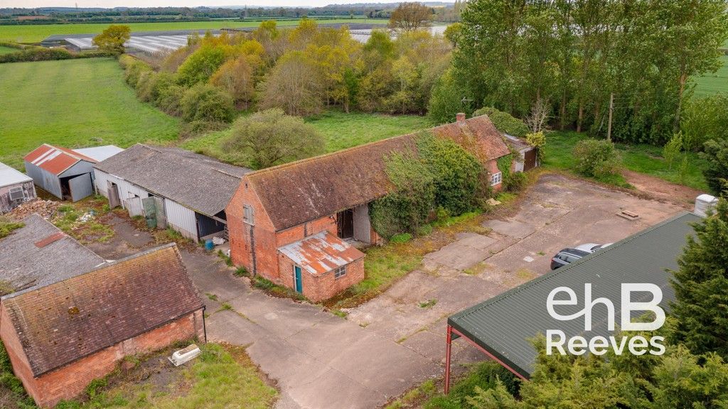 Farm for sale in Sharmer Farm Cottage, Fosse Way, Radford Semele, Leamington Spa, Warwickshire CV31, £950,000