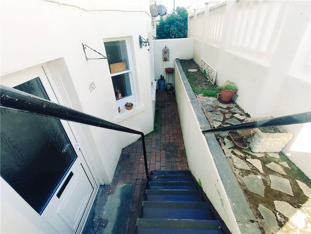 1 bed flat for sale in Norfolk Road, Littlehampton, West Sussex BN17, £120,000