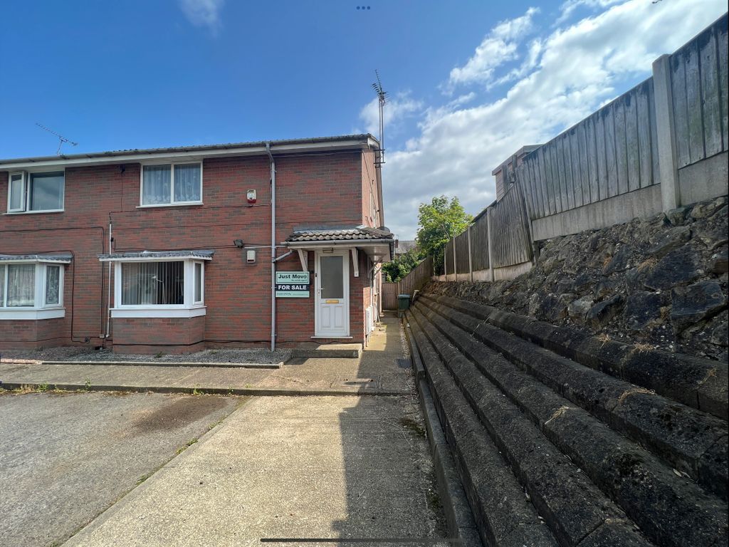 2 bed maisonette for sale in Clumber Court, Warsop, Mansfield NG20, £85,000