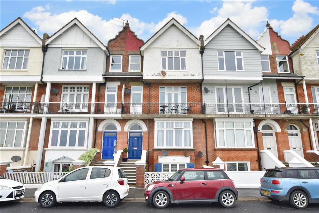 2 bed flat for sale in South Terrace, Littlehampton, West Sussex BN17, £260,000