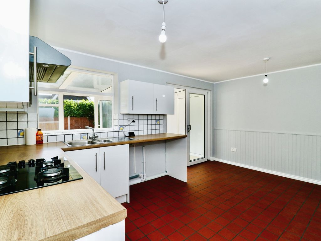 3 bed detached house for sale in Fair Oak, Newport TF10, £250,000