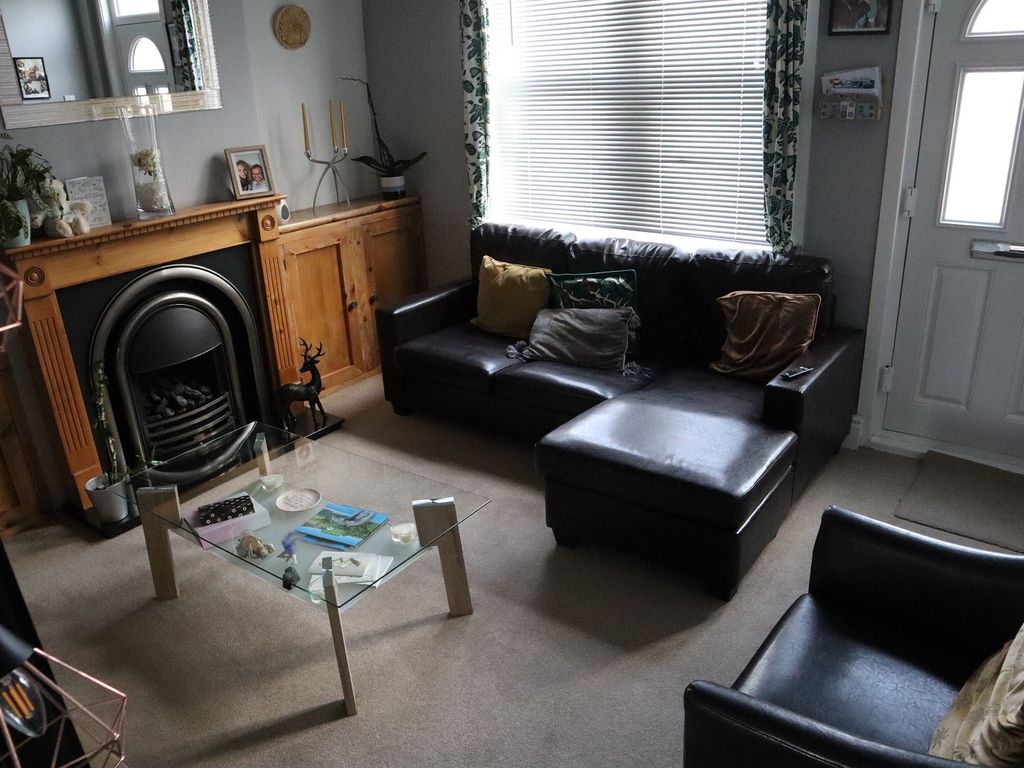 2 bed end terrace house for sale in St. Margarets Place, Peterborough, Cambridgeshire. PE2, £210,000