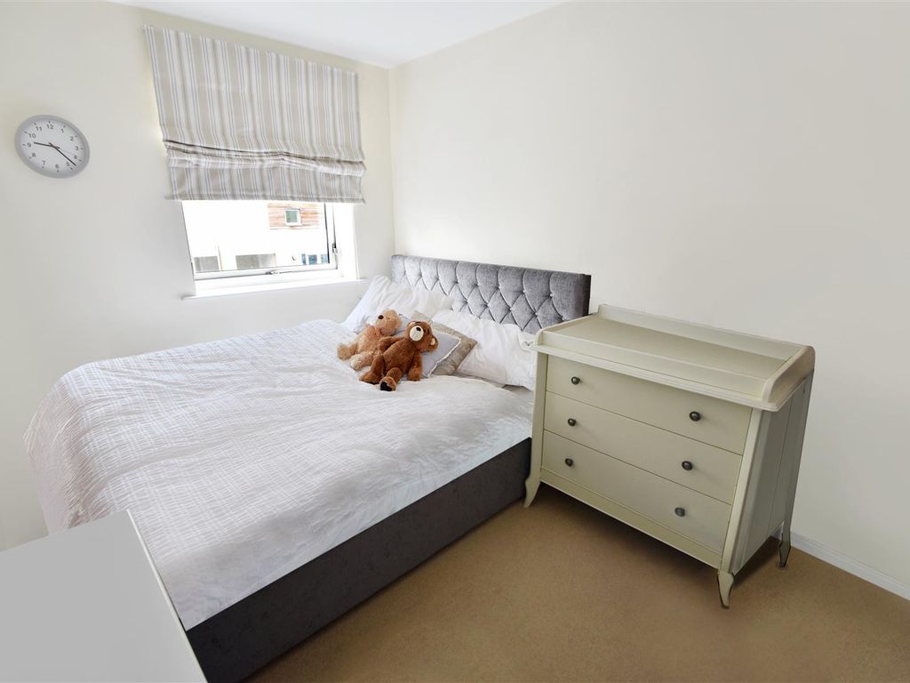 1 bed flat for sale in Mizzen Court, Portishead, Bristol BS20, £185,000