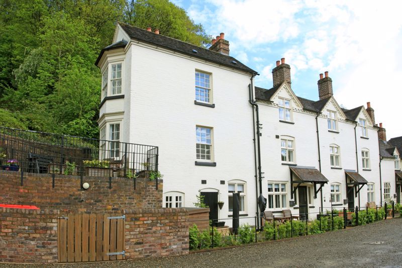 2 bed flat for sale in Wellington Road, Coalbrookdale, Telford TF8, £229,950