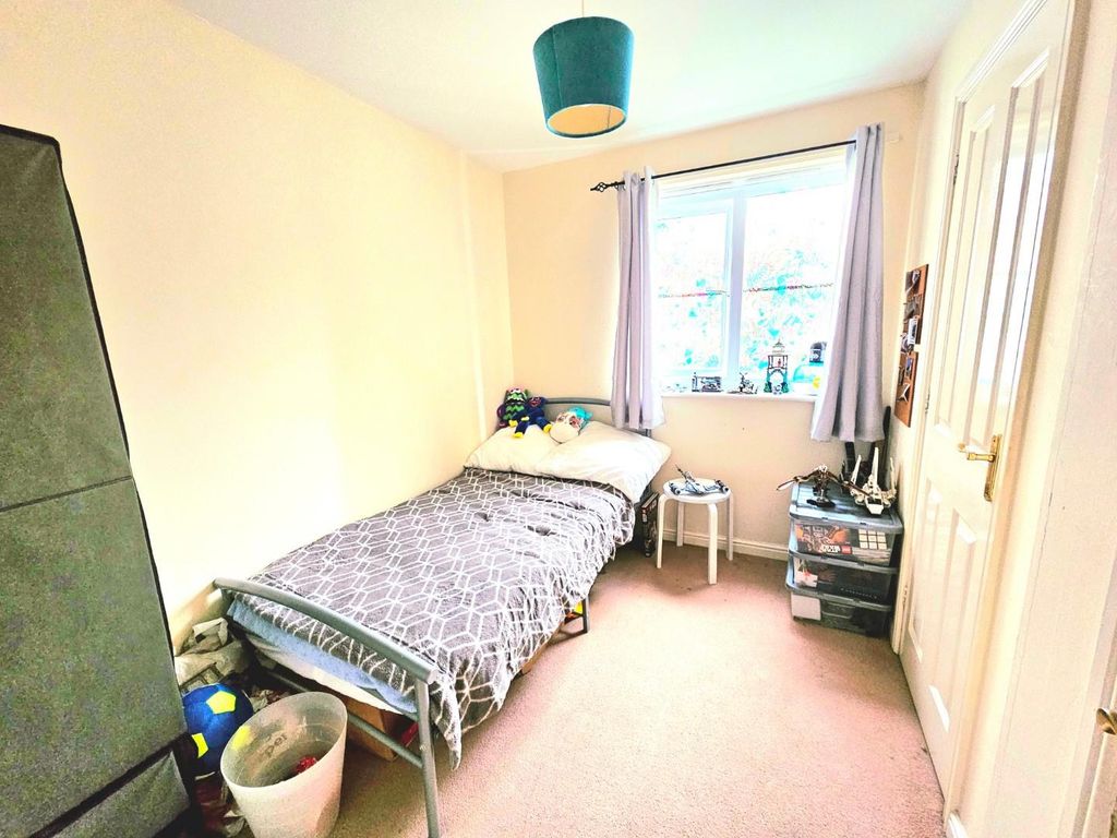 2 bed flat for sale in Town Lands Close, Wombwell, Barnsley S73, £60,000