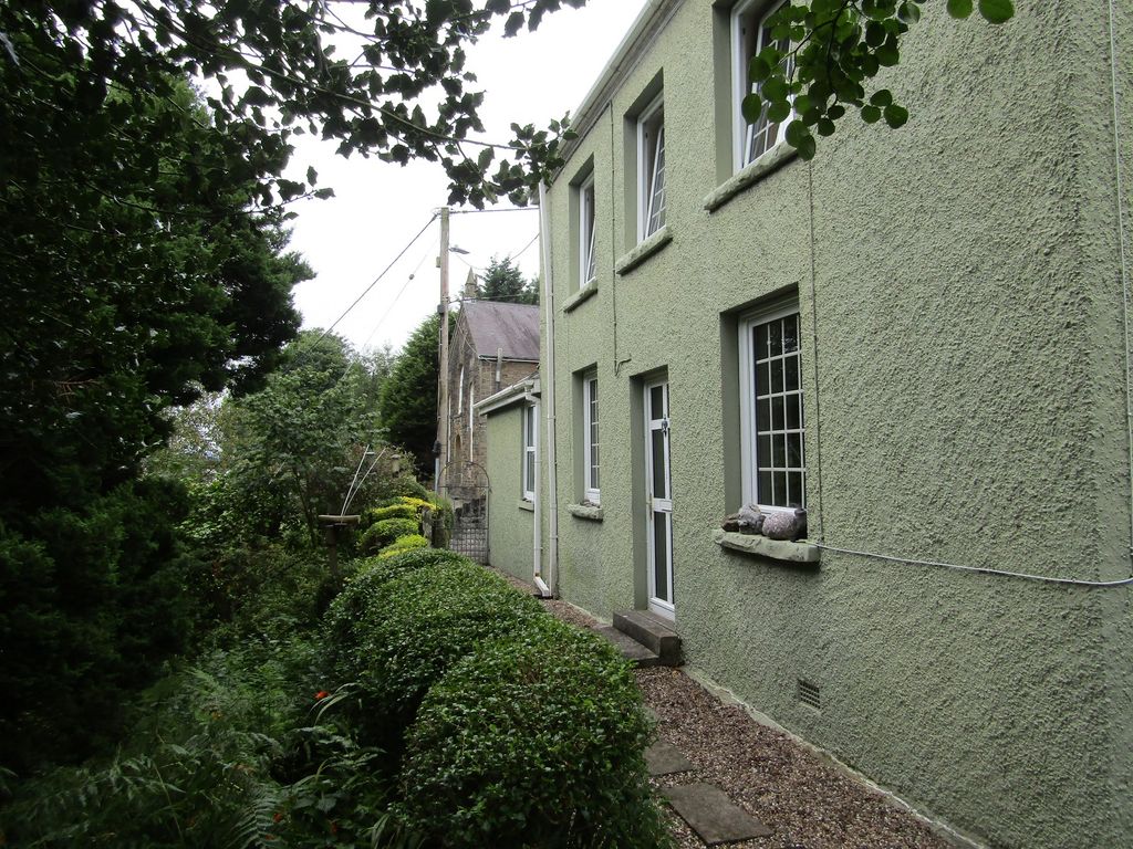 3 bed detached house for sale in Graig Road, Trebanos, Pontardawe, Swansea. SA8, £210,000