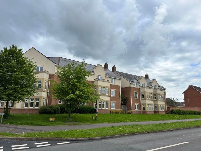 2 bed flat for sale in Station Road, Donnington, Telford TF2, £135,000