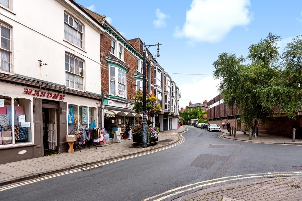2 bed flat for sale in Abingdon, Oxfordshire OX14, £220,000