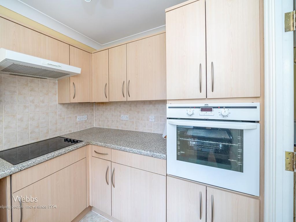 1 bed flat for sale in Leighswood Road, Aldridge, Walsall WS9, £117,500