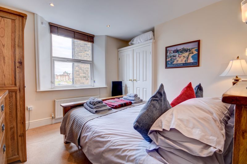 2 bed flat for sale in Crescent Avenue, Whitby YO21, £315,000