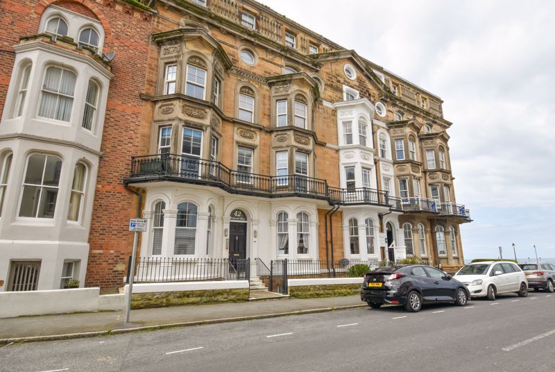 2 bed flat for sale in Crescent Avenue, Whitby YO21, £315,000