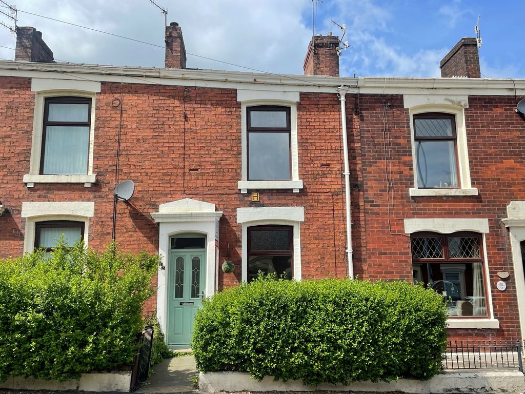 2 bed terraced house for sale in Kings Road, Blackburn BB2, £65,000