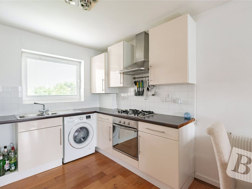 1 bed flat for sale in Roding Apartments, Redgrave Road, Basildon, Essex SS16, £190,000