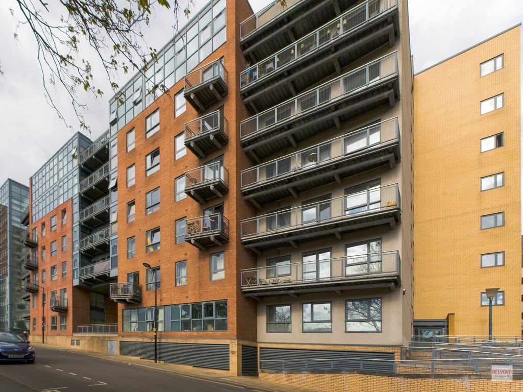 1 bed flat for sale in Cavendish Street, Sheffield S1, £125,000
