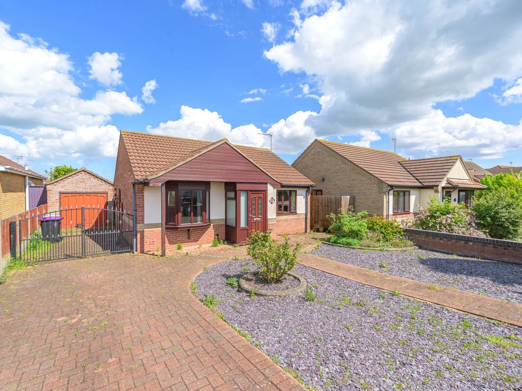 2 bed detached bungalow for sale in Johnson Way, Burgh Le Marsh PE24, £185,000
