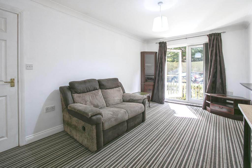 2 bed flat for sale in Florence Road, Boscombe, Bournemouth BH5, £220,000