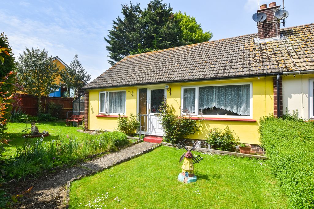 2 bed semi-detached bungalow for sale in Wincey Close, Finchingfield, Braintree CM7, £299,950