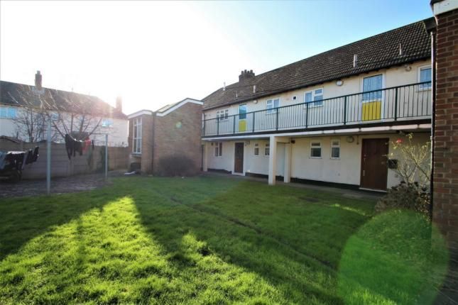 1 bed flat for sale in Sutton Gardens, Barking IG11, £230,000