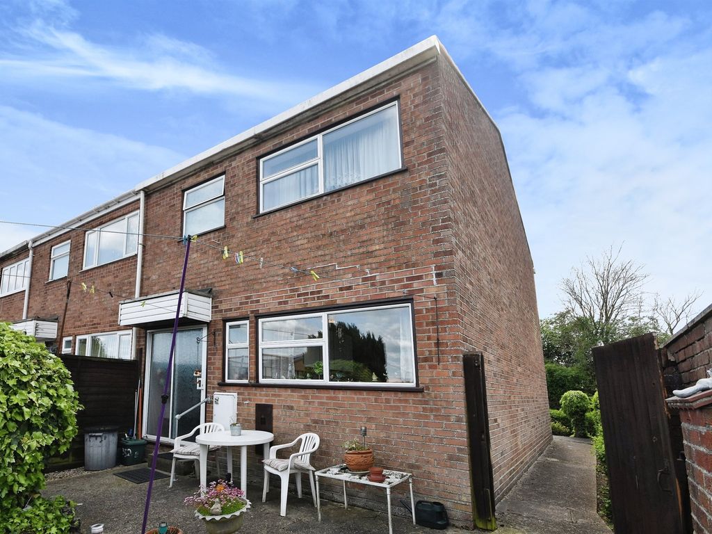 3 bed end terrace house for sale in Panfield Lane, Braintree CM7, £260,000