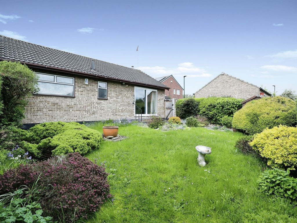 2 bed detached bungalow for sale in Blackdown Close, Waterthorpe, Sheffield S20, £200,000