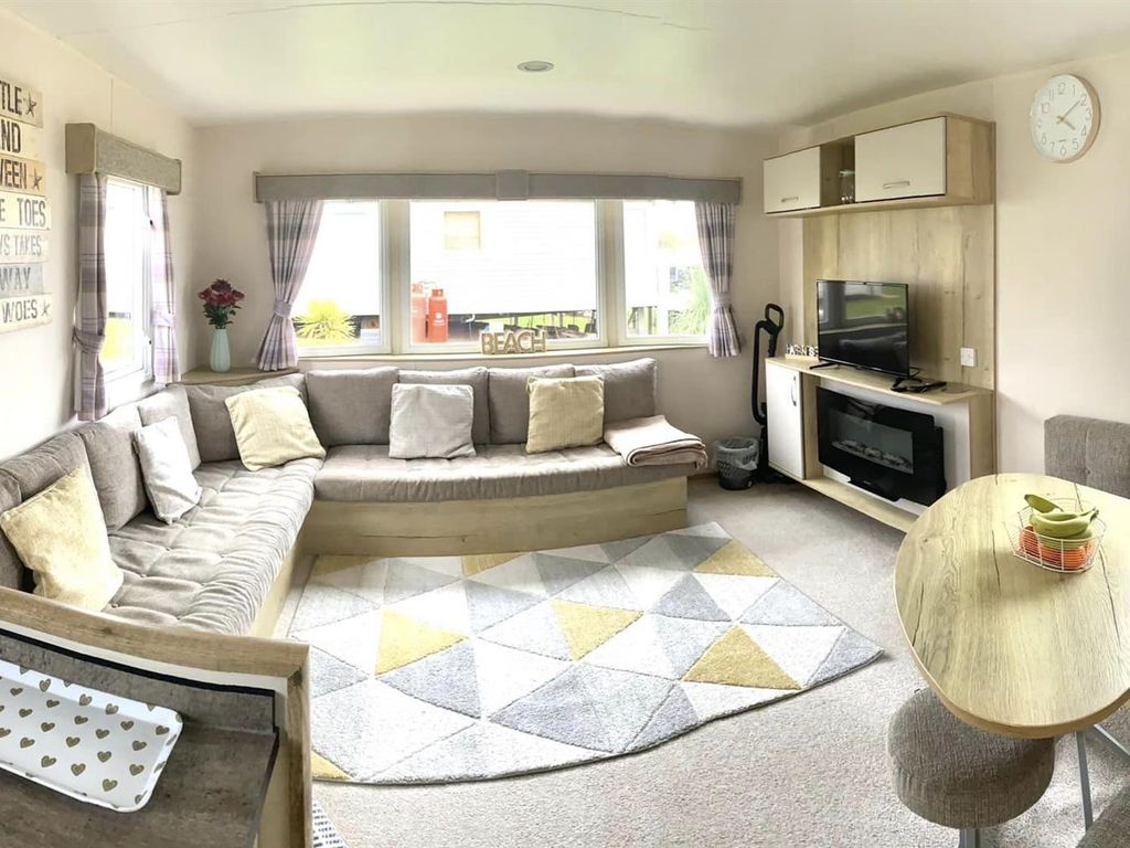 3 bed property for sale in Beech Walk, Sandy Bay, Devon Cliffs, Exmouth EX8, £22,950