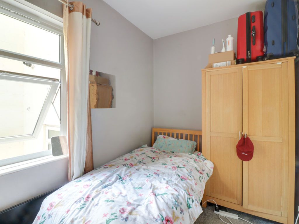 3 bed maisonette for sale in Walcot Buildings, Bath BA1, £295,000