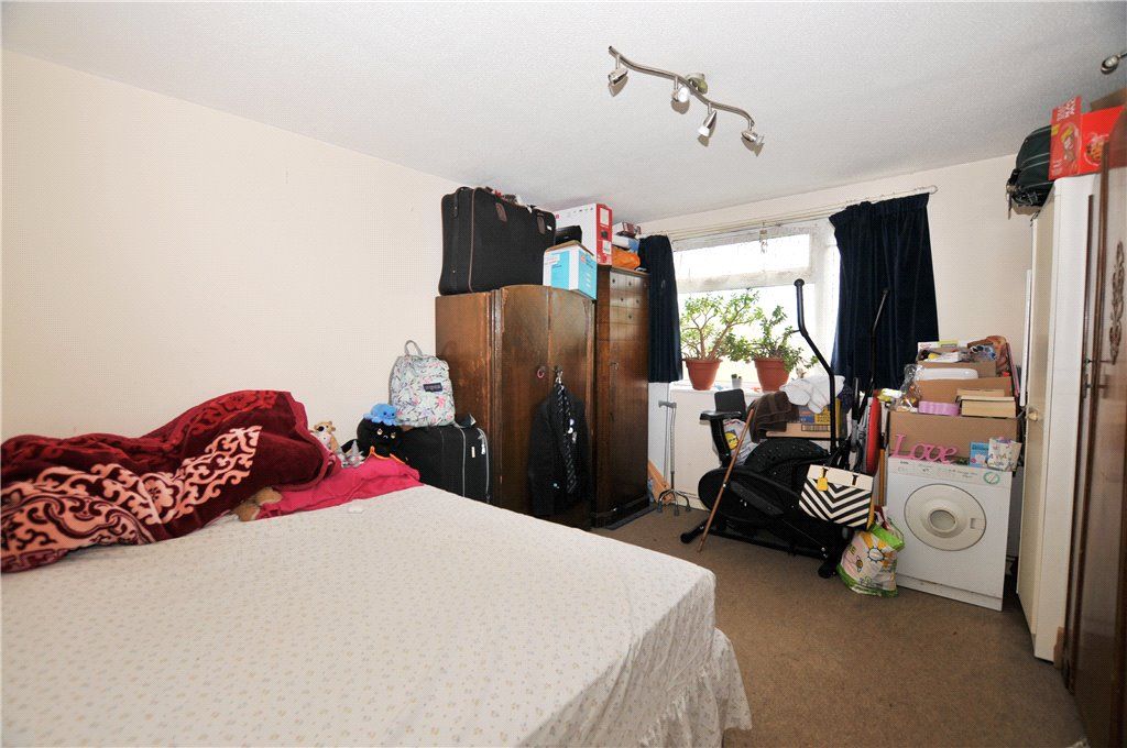 3 bed flat for sale in Conies Road, Halstead, Essex CO9, £200,000