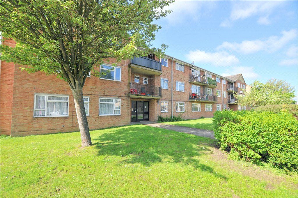 3 bed flat for sale in Conies Road, Halstead, Essex CO9, £200,000