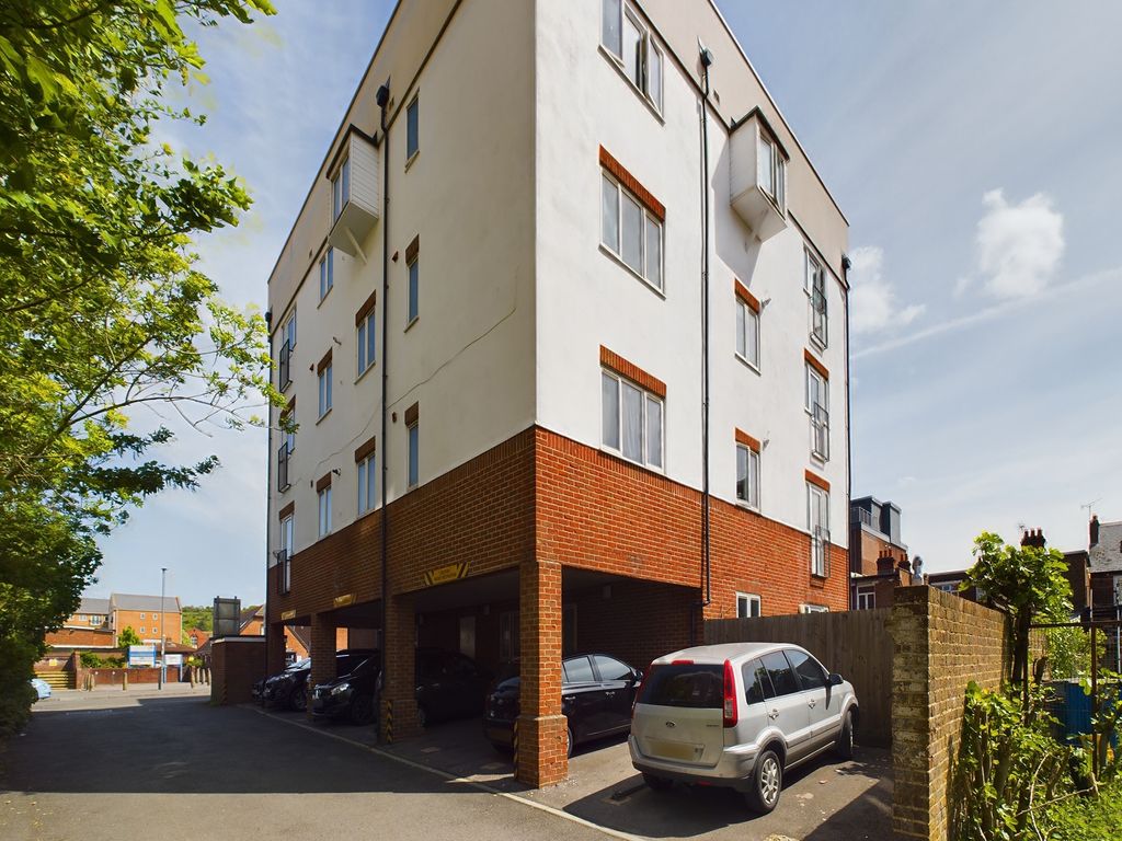 2 bed flat for sale in Vectis Way, Cosham, Portsmouth PO6, £175,000