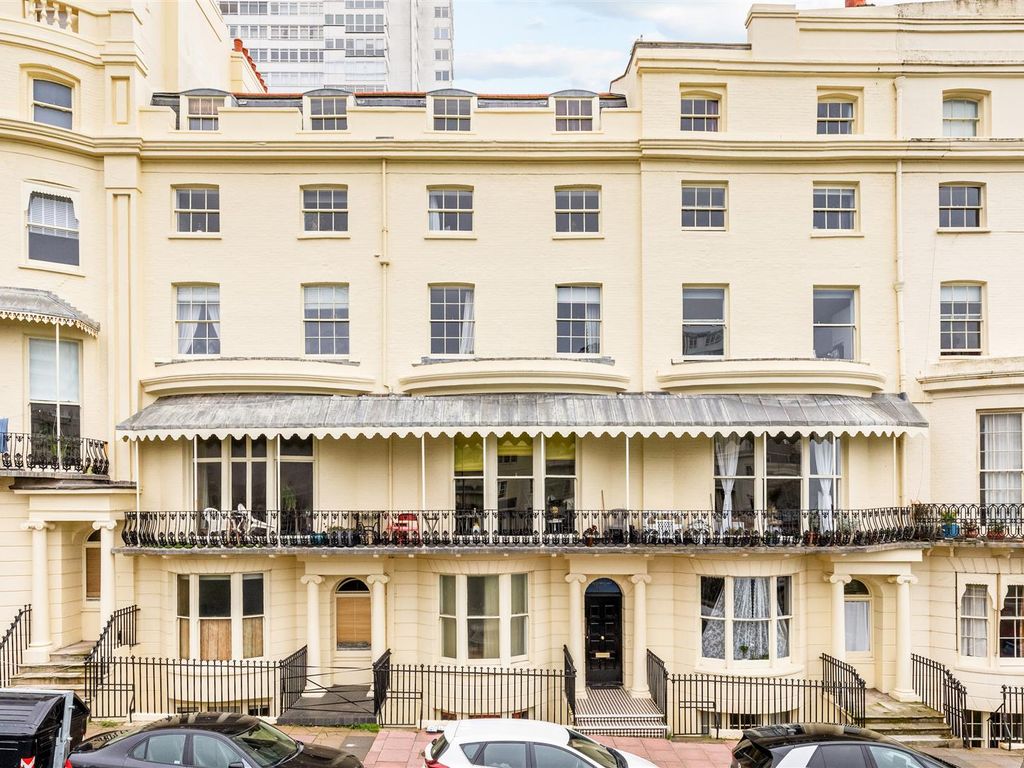Property for sale in Regency Square, Brighton BN1, £3,000
