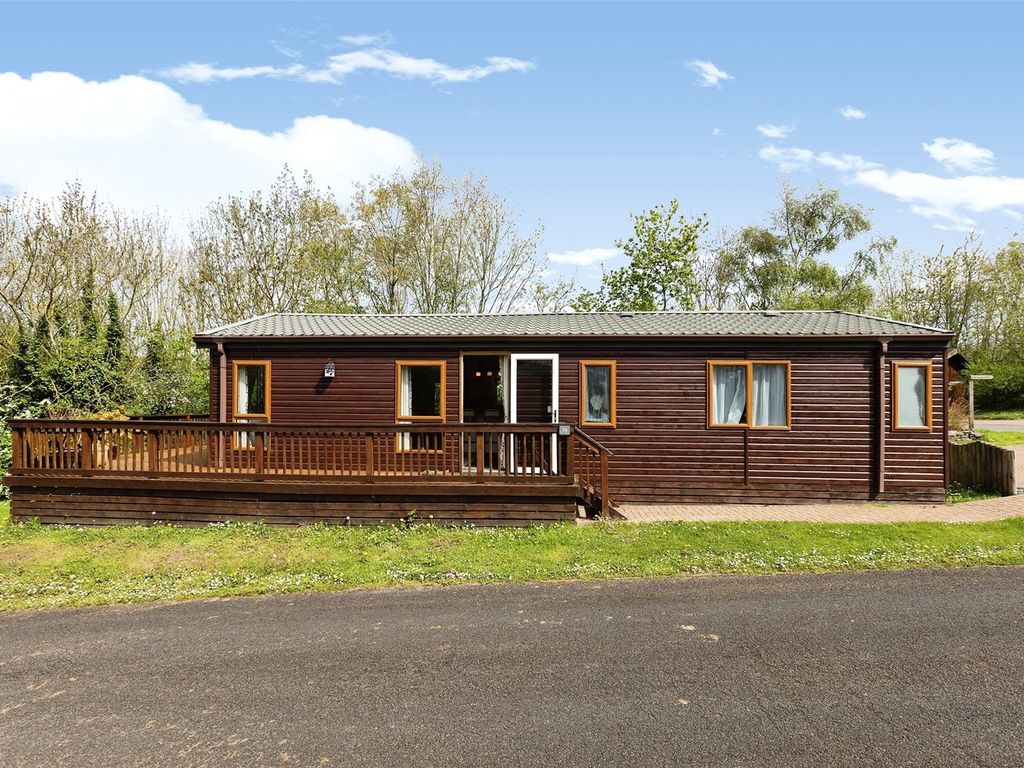 3 bed bungalow for sale in The Glade, St. Minver Holiday Park, Wadebridge, Cornwall PL27, £100,000