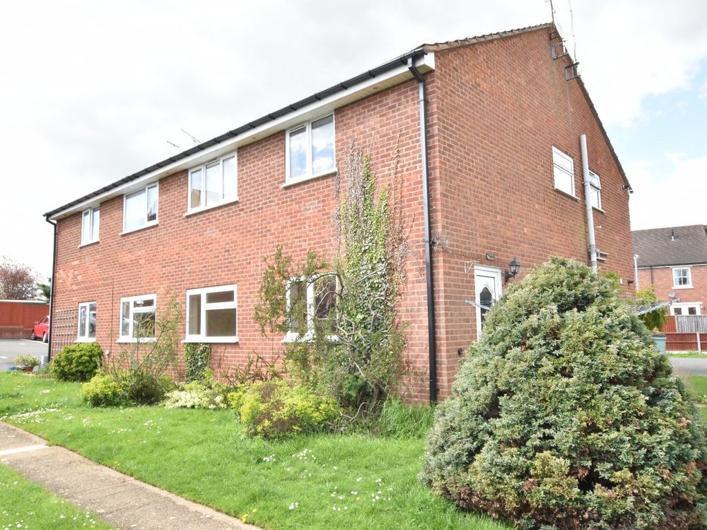 2 bed flat for sale in Pershore Road, Evesham, Worcestershire WR11, £120,000