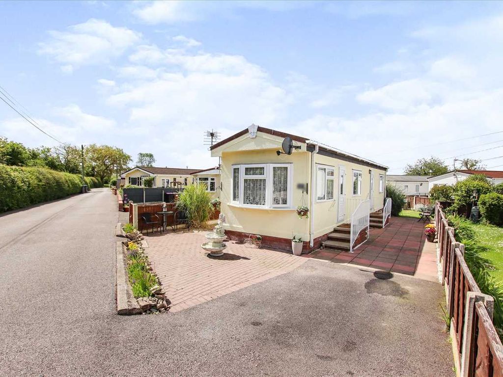 2 bed mobile/park home for sale in Braemar Residential Park, Kirkby Green, Kirkby Green LN4, £60,000