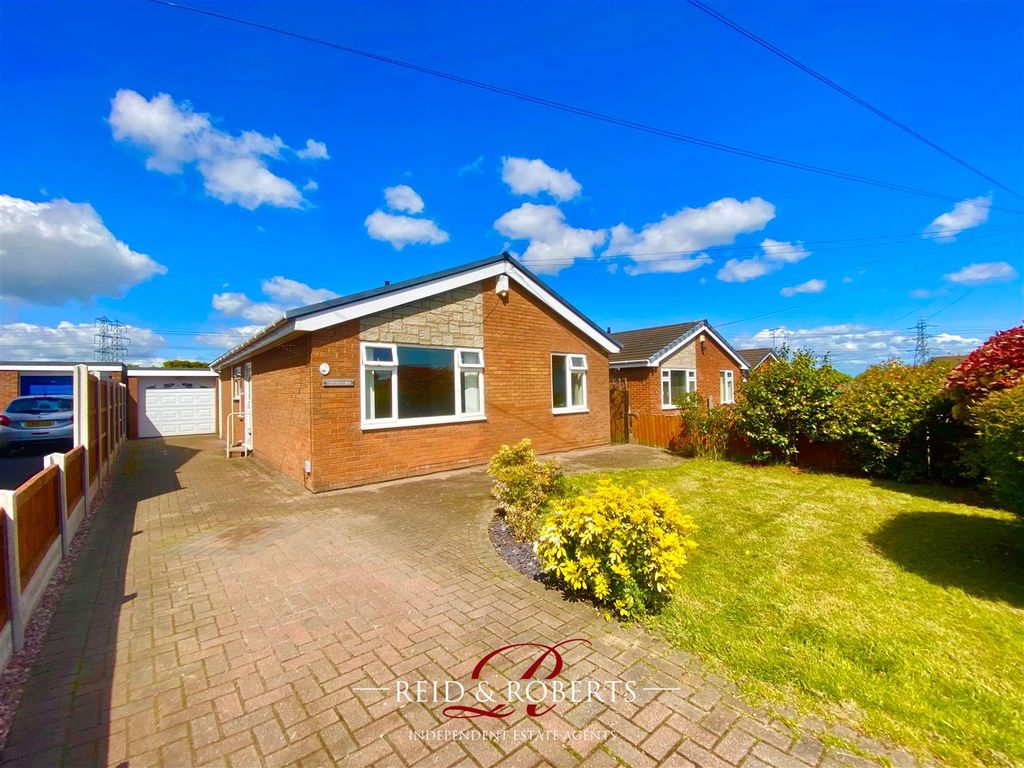 2 bed detached bungalow for sale in Glasfryn, Johnstown, Wrexham LL14, £200,000