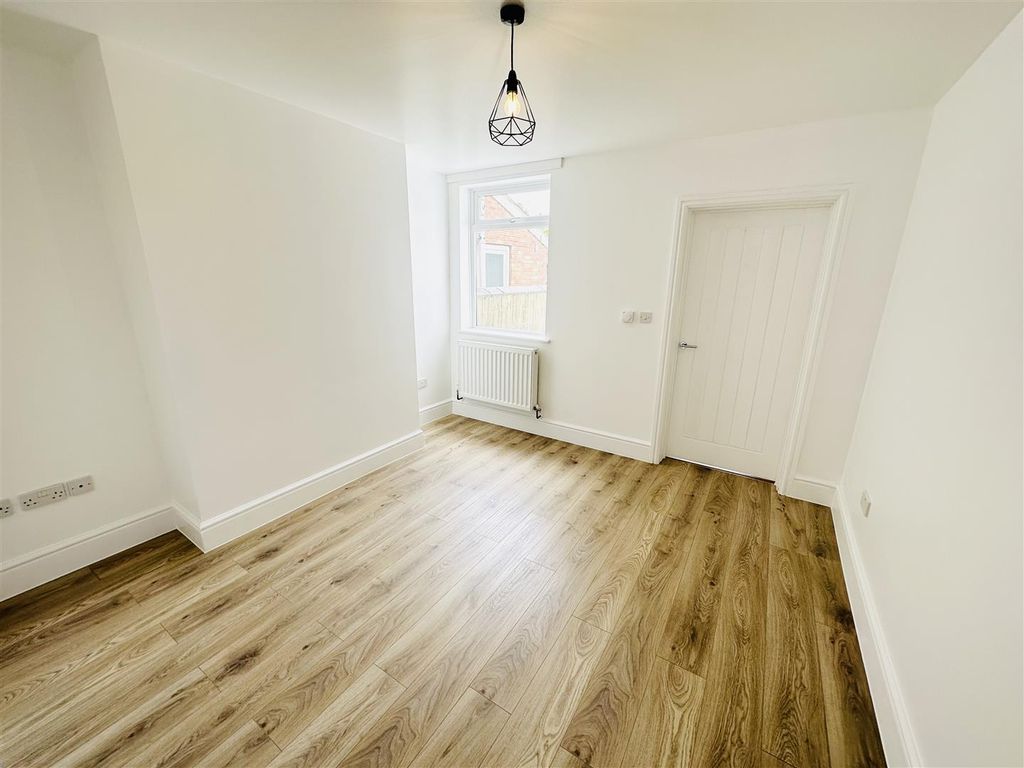 3 bed terraced house for sale in James Street, Northwich CW9, £150,000