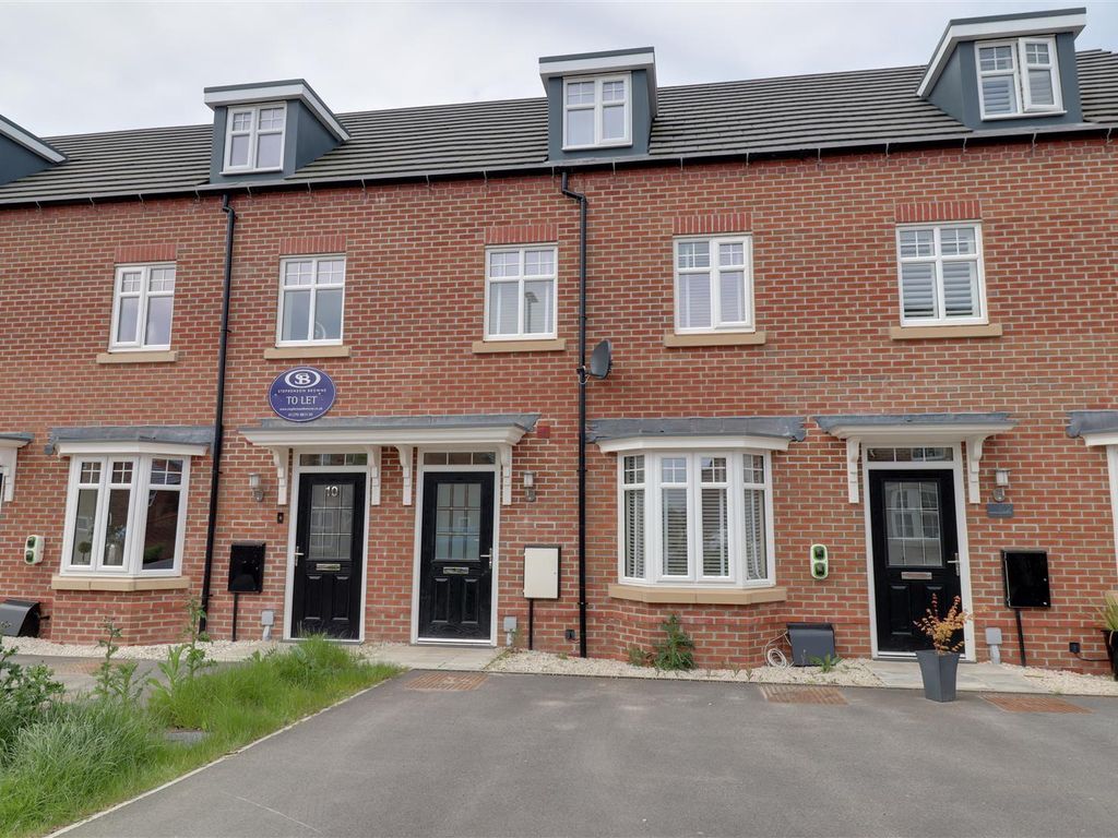 3 bed town house for sale in Chalgrove Place, Henhull, Nantwich CW5, £250,000