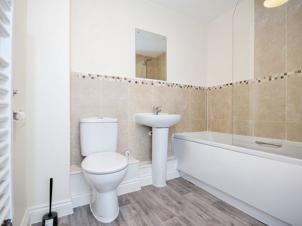 2 bed flat for sale in Wimborne Road, Winton, Bournemouth BH9, £160,000