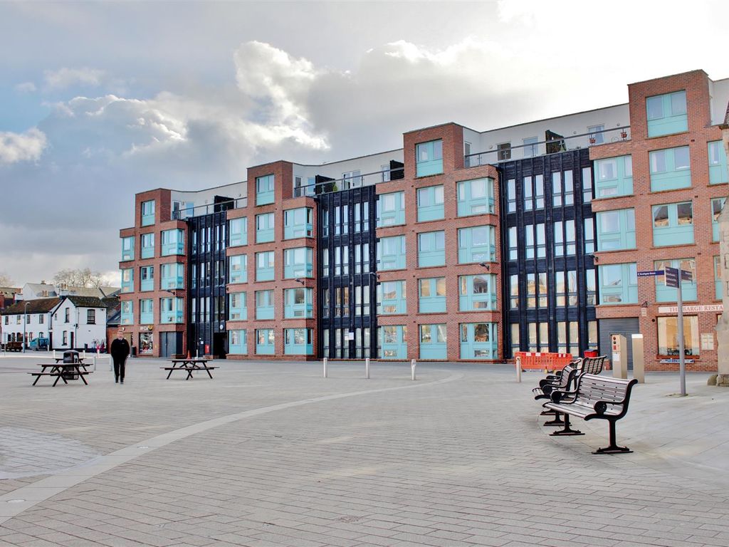 2 bed flat for sale in The Docks, Gloucester GL1, £218,995
