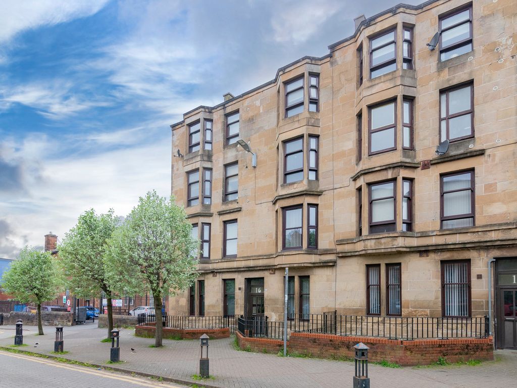 3 bed flat for sale in Academy Street, Glasgow G32, £115,000