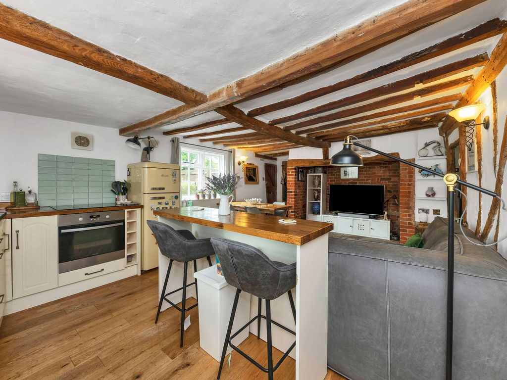 2 bed cottage for sale in Old North Road, Bassingbourn SG8, £300,000