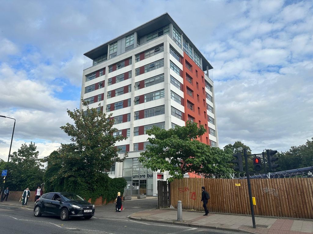 1 bed flat for sale in The Lumiere Building, Romford Road, London E7, £315,000