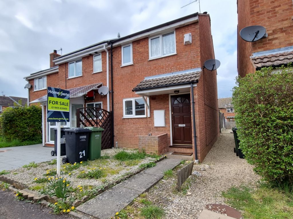 2 bed end terrace house for sale in The Hidage, Littleworth, Worcester WR5, £185,000