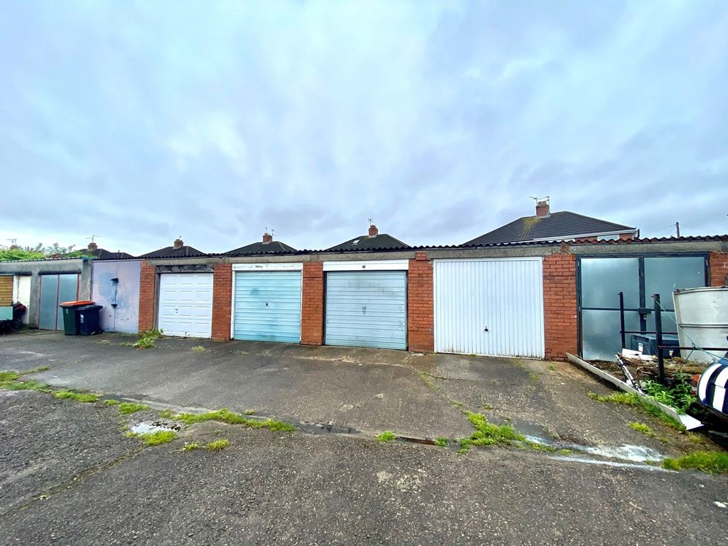 Parking/garage for sale in Hampshire Crescent, Newport, Newport NP19, £10,000