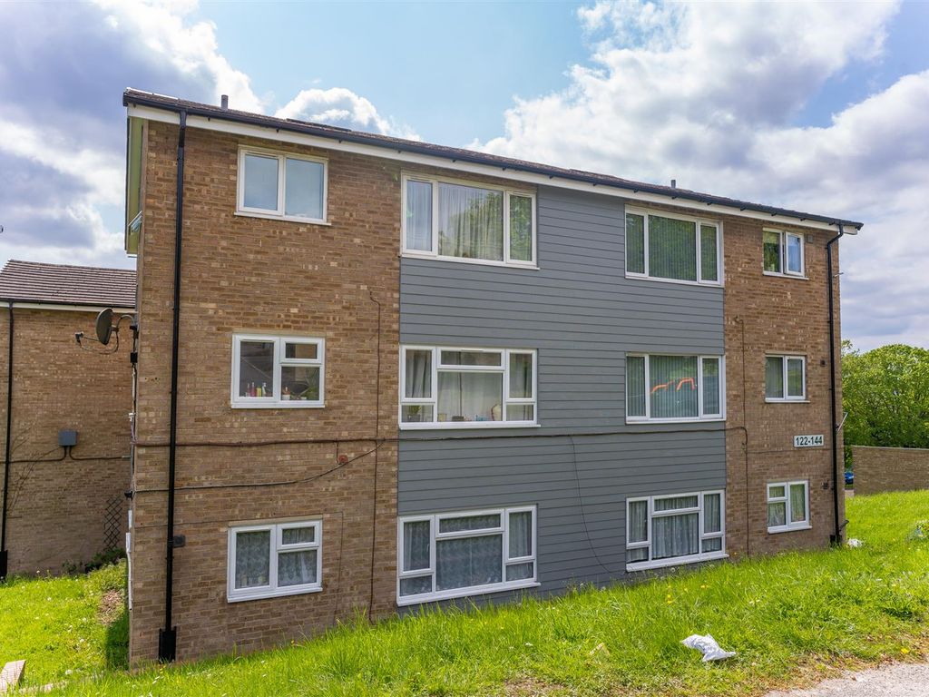 1 bed flat for sale in The Pastures, Downley, High Wycombe (No Chain) HP13, £175,000