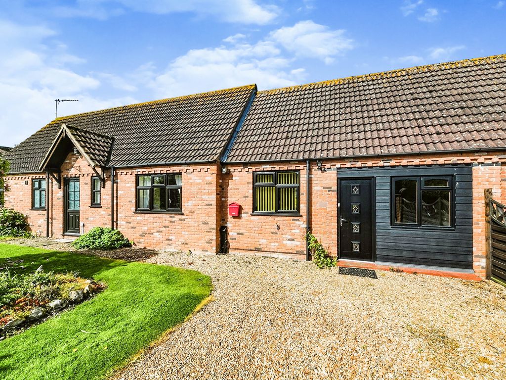 3 bed bungalow for sale in Common Close, West Winch, King